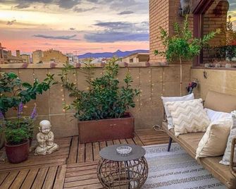 Hotel Sancho Abarca - Huesca - Balcón