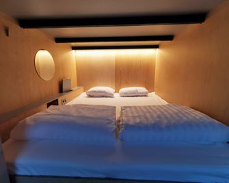 Green Marmot Capsule Hotel Zürich - Zurich - Bedroom