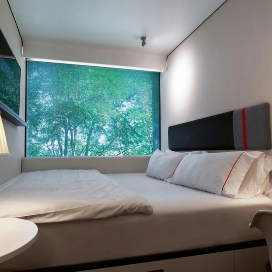 citizenM Amsterdam South image 1