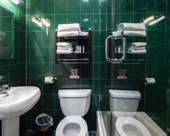 Midtown West Hotel - ניו יורק - חדר רחצה
