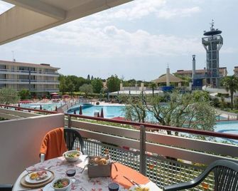 Villaggio Planetarium Resort - Bibione - Balkon