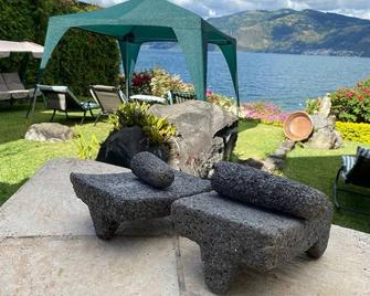 Beautiful Chalet in Lake Atitlan! w/Private direct Beach Access - San Lucas Tolimán - Patio