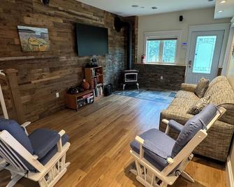 Sinclair Island House on Cliff - Trenton - Sala de estar