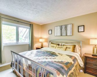 Second-Floor Condo w/ Community Pool Access! - Roseland - Habitación