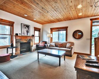 On Deer Valley Drive - Easy Walk/Shuttle to Skiing and Main St. - Park City - Sala de estar