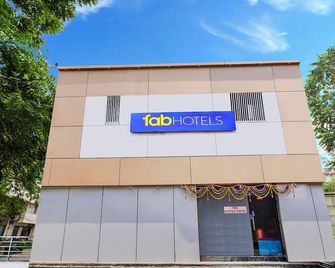 Fabhotel The United - Mumbai - Building