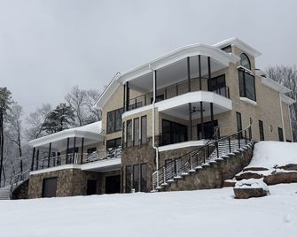 The Vale - Mathias - Edificio