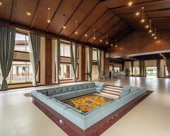 River Bank Jungle Resort, Chitwan - Bharatpur - Lobby