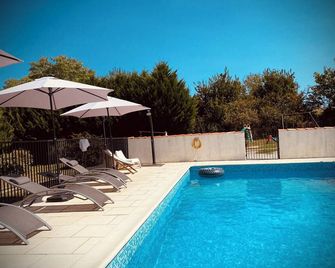Gîte 'La Longère', Domaine Métairie des Gâcheries, Dordogne/Périgord Vert - Champagne-et-Fontaine - Piscina