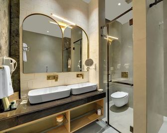Rajawat The Fern - An Ecotel Hotel, Kanpur - Auraiya - Bathroom