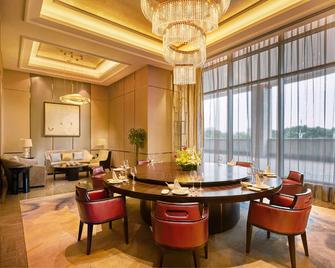 DoubleTree by Hilton Ningbo Beilun - Ningbo - Yemek odası
