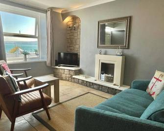Min y Graig New Quay - New Quay - Living room