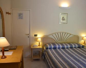 Hotel Danila - Portoferraio - Bedroom