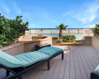 Boardwalk Inn and Suites - Daytona Beach - Balcón