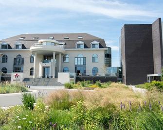 Hotel Acropolis ' Op het sportiefste park van de kust ' - Middelkerke - Gebäude