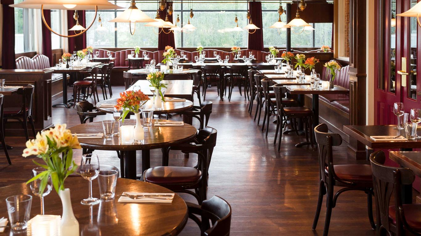 ايبيس مطار أمستردام