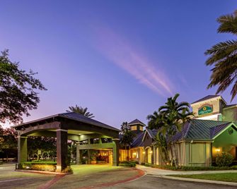 La Quinta Inn & Suites by Wyndham Ft. Lauderdale Plantation - Плантейшн - Будівля