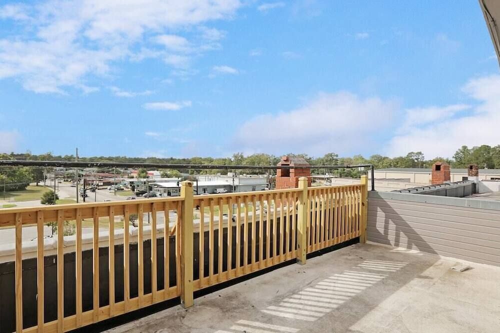 Penthouse Loft- Balcony Over Downtown Statesboro - Metter - Balcon