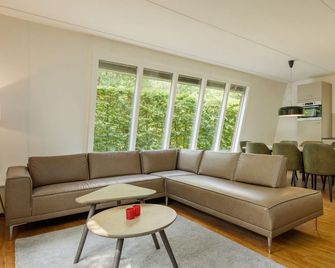 Bungalow with pool, garden & terrace - Hoenderloo - Soggiorno