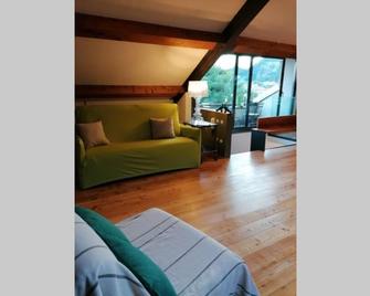 Arona 01 attic mansarda secondo piano no ascensore no hotel - Arona - Huiskamer