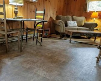 The Zen Den Guest Suite on Loma Linda Farm Location and Comfort, Highlands, NC - Highlands - Slaapkamer