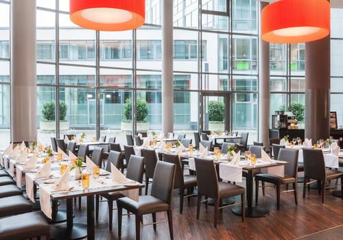 Hotel Deals Reviews, Round Table Dinner Buffet Hours Düsseldorf
