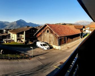 Studio for 2-4 guests with balcony and panorama view - Emmetten