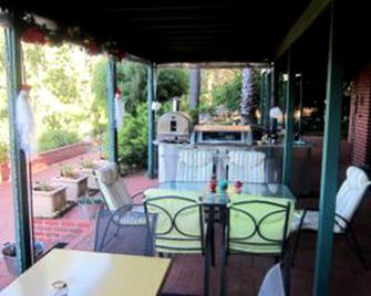 Bed and Breakfast with View of Ferguson River Valley for Romantic Getaway in Wellington Mill, Western Australia - Wellington Mill