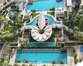 Teega Suite 3bd Seaview Puteri Harbour - Nusajaya - Pool