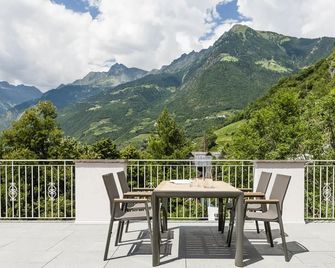 Ladurnerhof Boutique Apartments Meran - מראנו - מרפסת