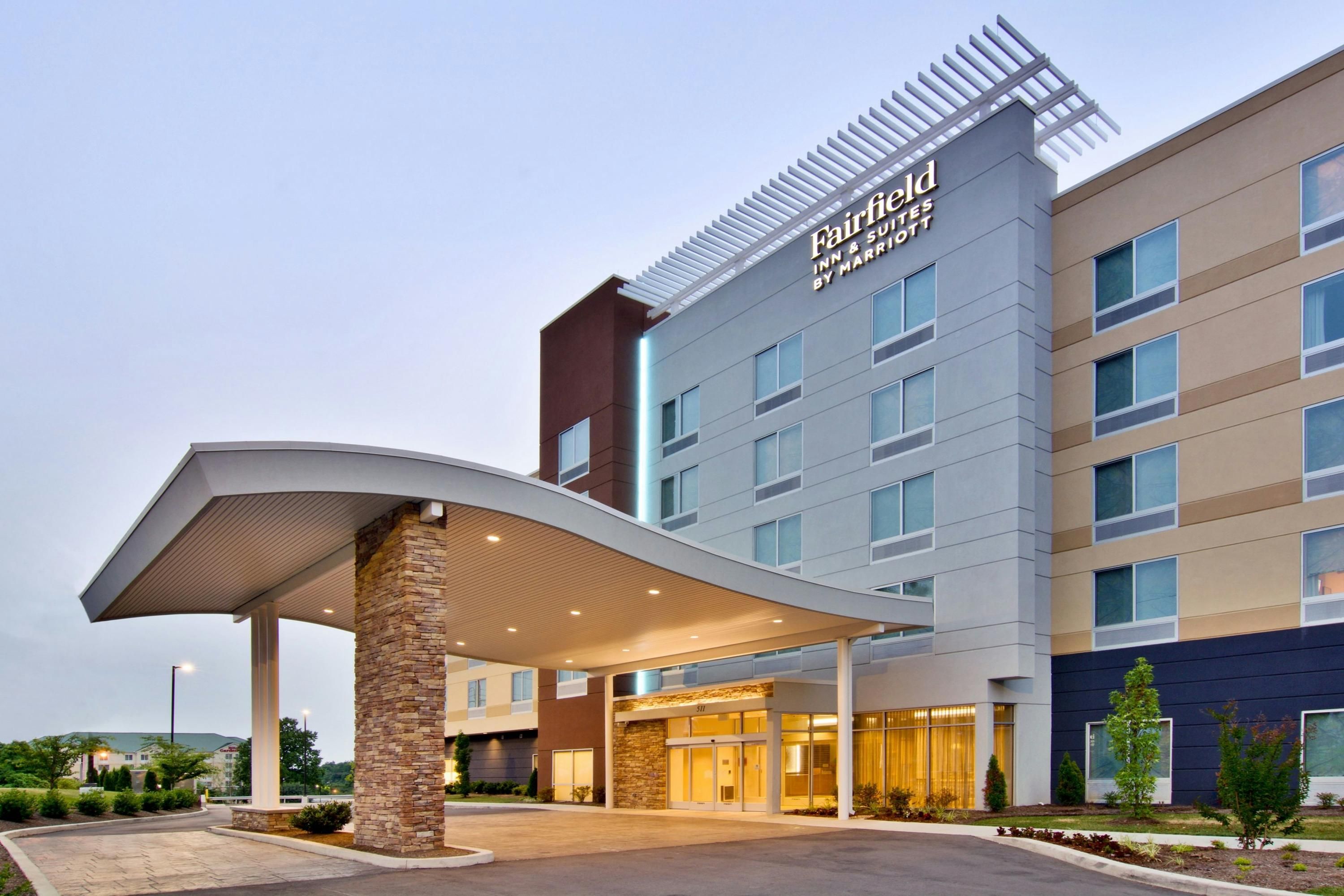Fairfield Inn & Suites by Marriott Nashville Airport - Nashville - Edificio