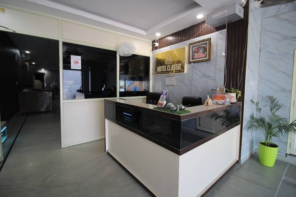 Hotel Classic Bar & Restaurant - Baddi - Front desk