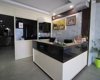 Hotel Classic Bar & Restaurant - Baddi - Front desk