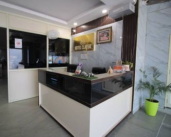 Hotel Classic Bar & Restaurant - Baddi - Front desk