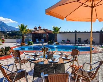 Ref 111) Large luxury Finca near Altea la Vella - Altea la Vella - Piscina