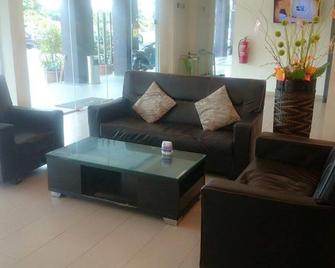 Hotel Grand Court Inn - Sungai Besar - Sabak Bernam - Sala de estar