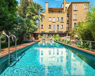 فندق فيلا مابابا - البندقية - حوض السباحة