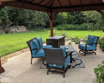 Weekend Weddings on our Farm. - Staffordville - Patio