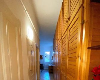 Central Hostel - Pécs - Pasillo