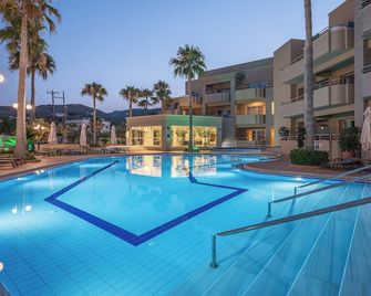 Molos Bay Hotel - Kissamos - Bazén
