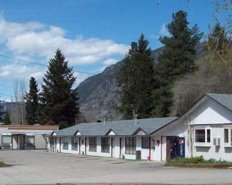 Twin Rivers Motel & Rv Park - Castlegar - Building