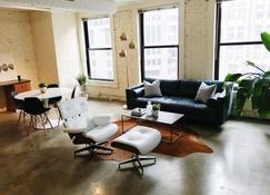 Designer Loft in Center of Downtown - St. Louis
