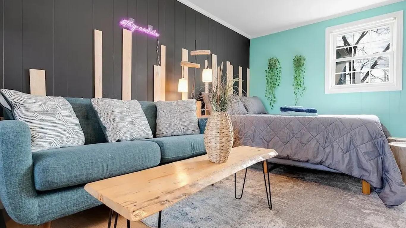 Sandcastle Inn & Motel