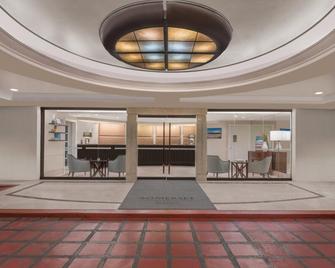 RedDoorz Premium at The Residences Olympia Makati - Makati - Lobby