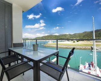 Blue On Blue Studio Room 1322 - Nelly Bay - Balkon