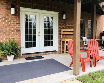 Beautiful views & 10 minutes from Blacksburg! - Blacksburg - Patio