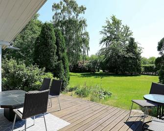 6 Person Holiday Home in Frederikshavn-B - Frederikshavn - Patio