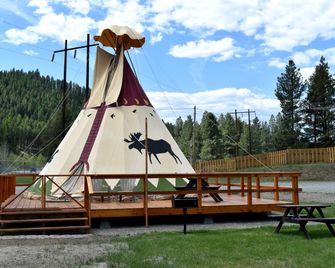 Amazing Tipi Rental for the Perfect Camping Getaway in Republic, Washington - Republic