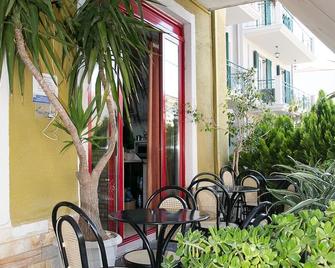 Petania Hotel & Apartments - Argostoli - Binnenhof