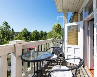 Matin ja Maijan Majatalo - Гямеенлінна - Балкон